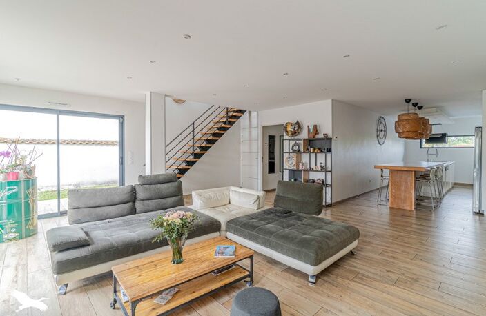 Contemporaine de 5 pièces principales — photo 3