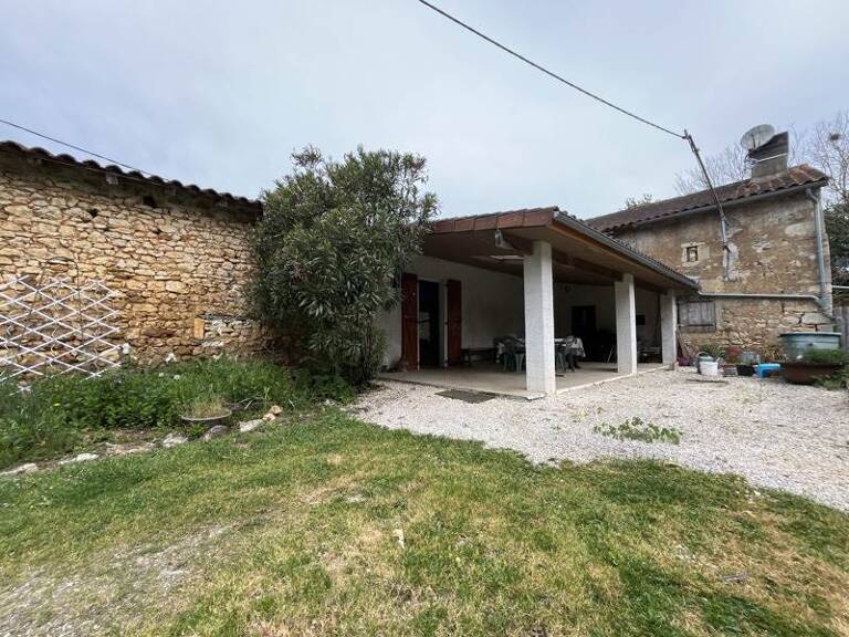Maison en pierre de 3 pièces principales — photo 1