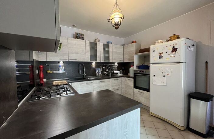 Maison en pierre de 3 pièces principales — photo 2