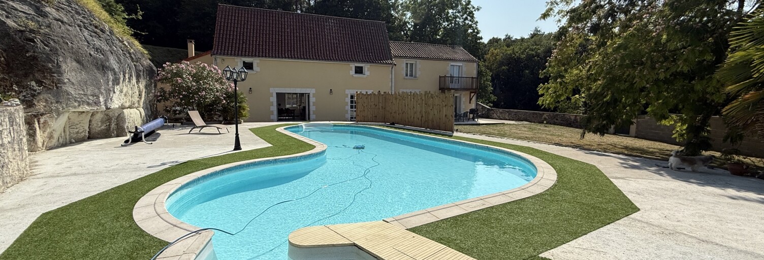 Maison 8 Pièces 215 m² à vendre à Availles-en-Châtellerault (86530)
