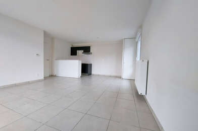 Appartement 3 pièces 737 €