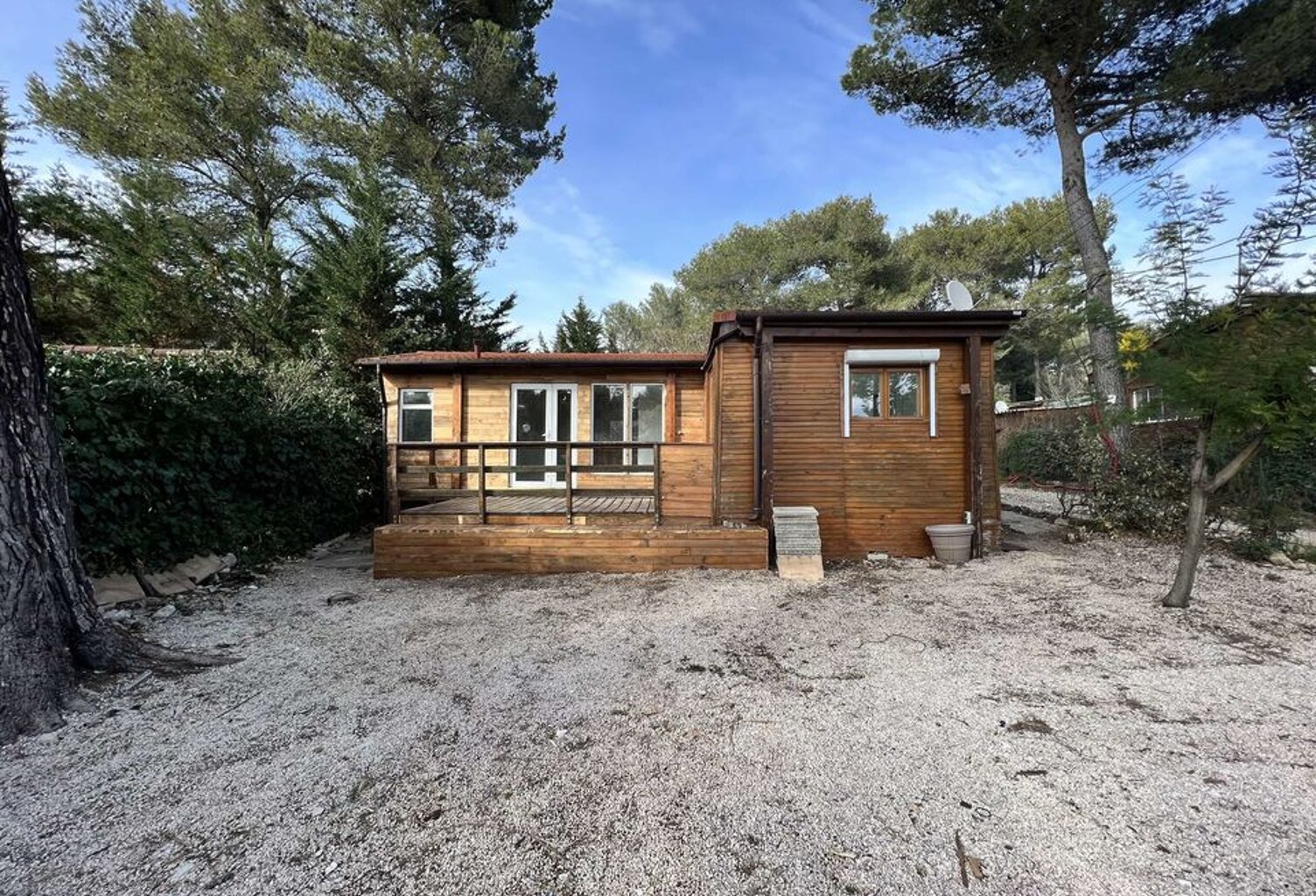 Mobil-home et chalet sur terrain de loisir au Castellet — photo 1