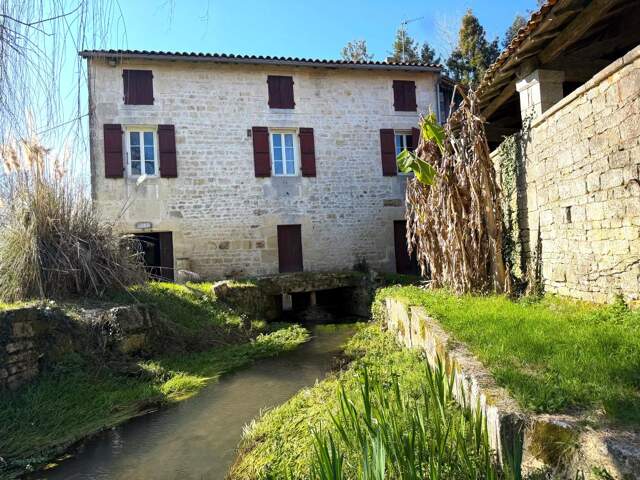 Maison À Vendre — photo du bien