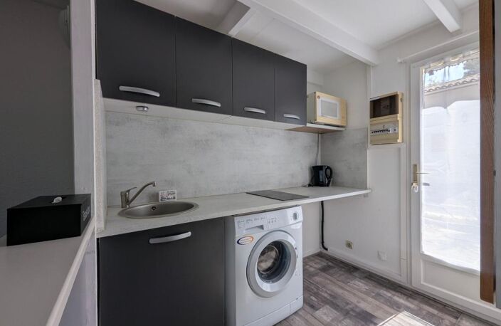 LES MATHES RESIDENCE AVEC PISCINE ET GARDIEN — photo 4