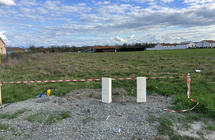 MARINGUES TERRAIN VIABILISE 746 M2 — photo 2