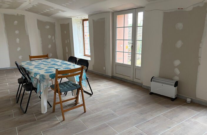 AISNE (85) ADORABLE LONGERE EN PIERRES AVEC MATERIAUX A FINIR DE RENOVER SUR 515M² AVEC DEPENDANCES — photo 4