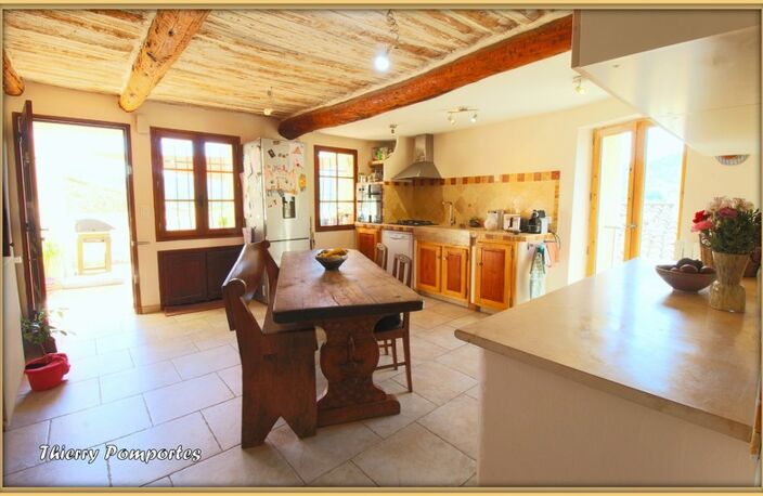 A  ORAISON, Maison de ville avec terrasse et jardin, 4 pièces plus studio indépendant — photo 5