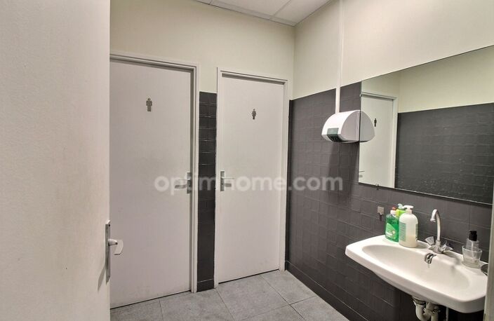 Bureau de 27 m2 à louer à Cergy Préfecture — photo 3