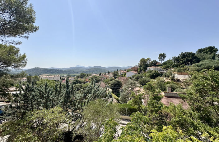 Villa Pierrefeu du var au calme vue panoramique sur le village — photo 2
