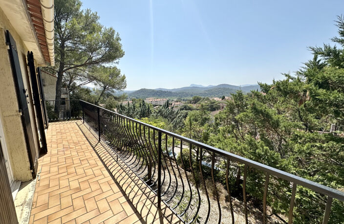 Villa Pierrefeu du var au calme vue panoramique sur le village — photo 3