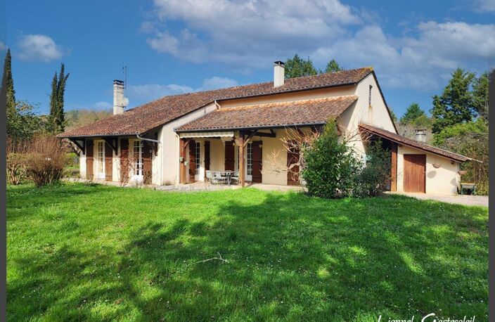 Maison à vendre avec piscine 9 pièces 4 chambres sur la commune de MONTCARET en Dordogne (24) — photo 2