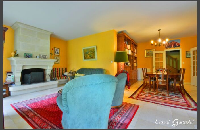 Maison à vendre avec piscine 9 pièces 4 chambres sur la commune de MONTCARET en Dordogne (24) — photo 4