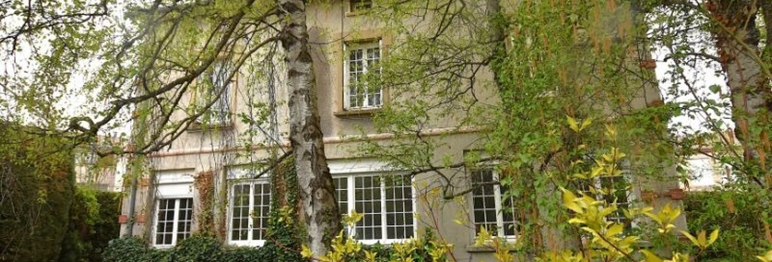Maison 11 Pièces 233 m² à vendre à Sainte-Sigolène (43600)