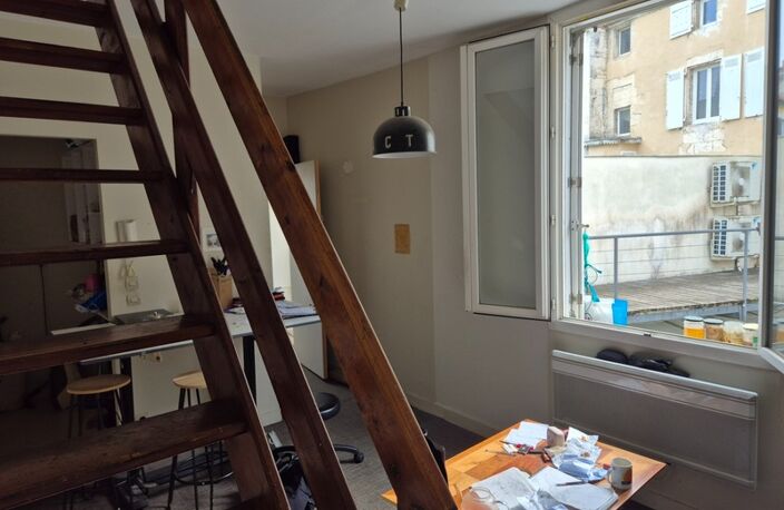 Appartement T2 en résidence sécurisée, face Hôtel de Ville, proche tous commerces et transport — photo 3