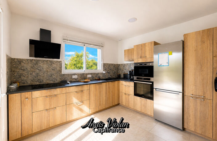 Villa d'exception à vendre 5 pièces avec piscine, jardin, terrasse et garage (34160) — photo 2