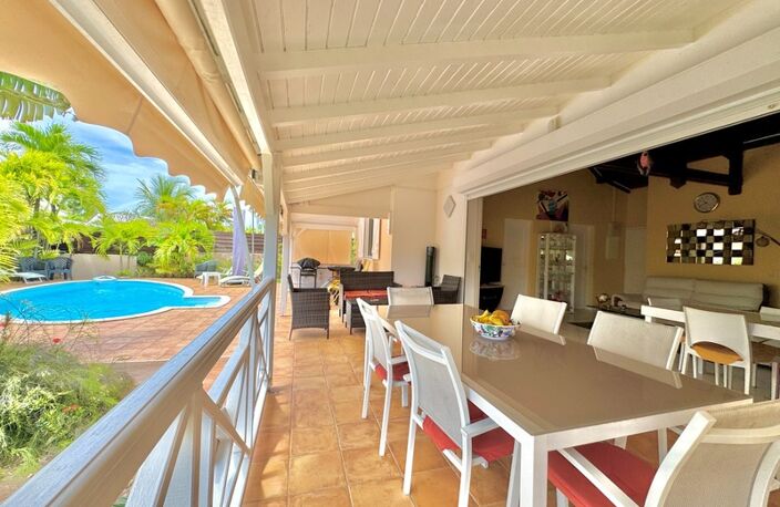 A VENDRE VILLA MEUBLÉE & TOTALEMENT EQUIPEE AVEC PISCINE – EMPLACEMENT PREMIUM — photo 3