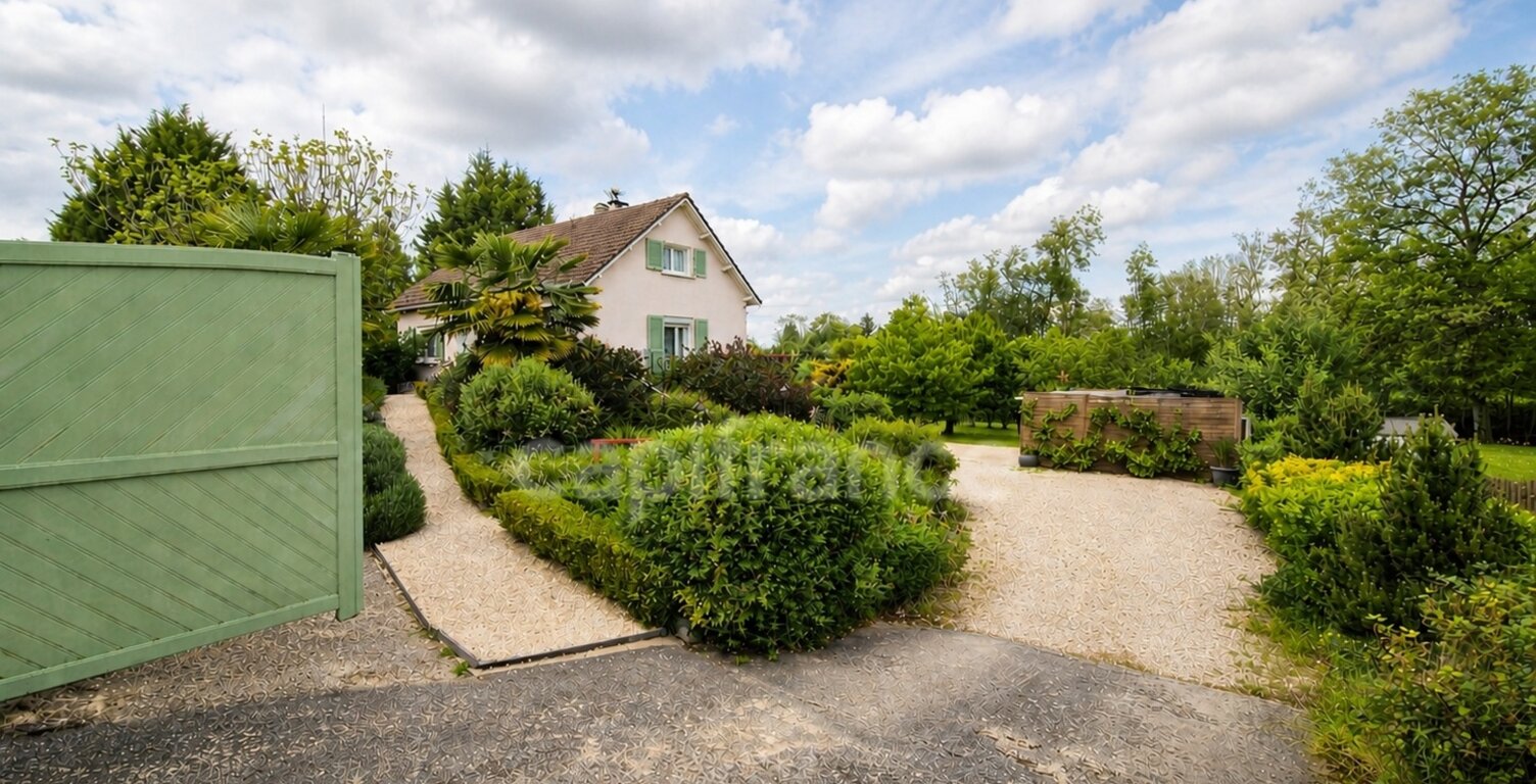 Maison à vendre 7 pièces 161 M2 PONT SUR YONNE (89), Terrain 1974 M2, 4 Chambres, Piscine avec abri 10 M X 5 m — photo 1