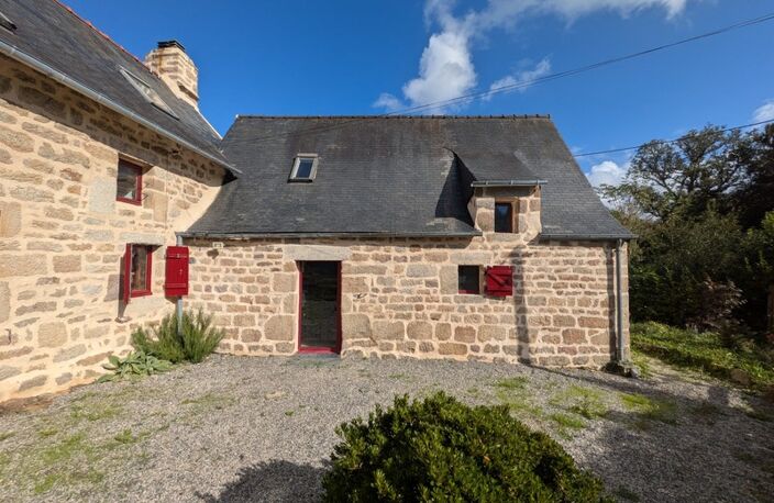 SAINT TUGDUAL JOLIE LONGÈRE DE 5 PIECES DE 154m² ENVION AVEC VIE DE PLAIN PIED PARCELLE DE 1390m² ENVIRON POSSIBILITE D ACQUERIR UNE PARCELLE BOISÉE DE 3 HECTARES 200 EN SUPPLÉMENT — photo 4