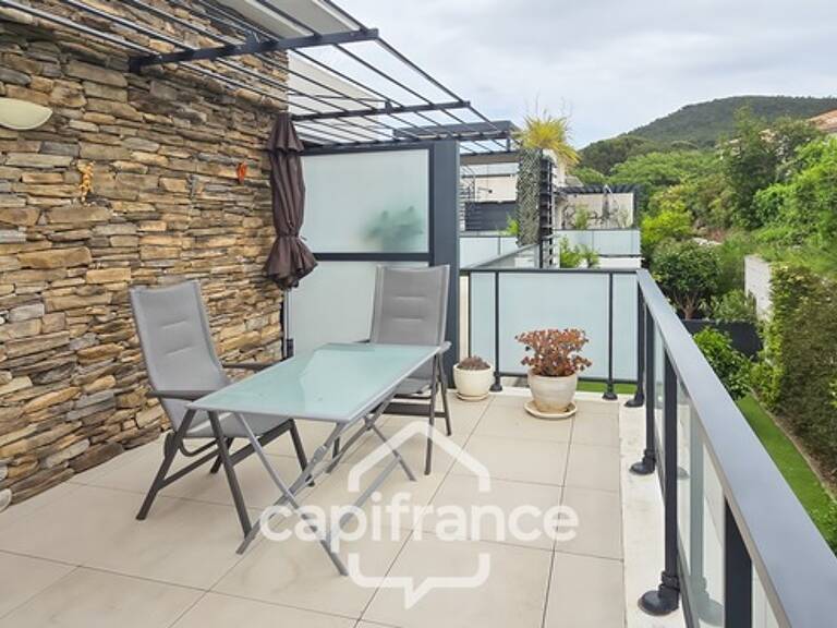 Appartement à vendre 2 pièces + garage SAINT CYR SUR MER (83) — photo 1