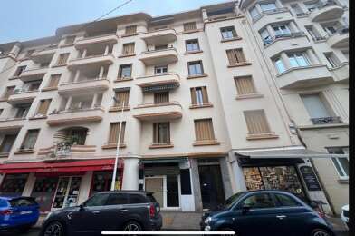Commerce 2 pièces 248400 €