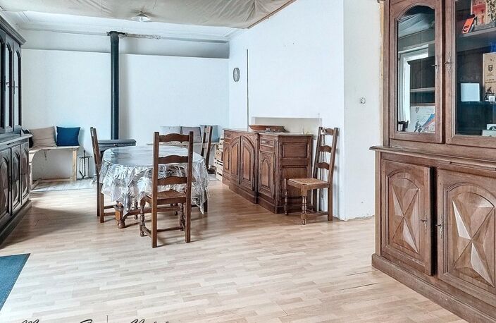 CHAUMES-EN-BRIE, Gros potentiel pour cette maison de ville à rénover sur plus de 160 m² habitables — photo 2
