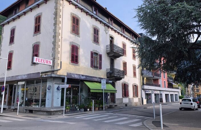 HAUTE-SAVOIE CLUSES 74300 - APPARTEMENT 2 PIECES IDEAL 1ER ACHAT ENTIEREMENT RENOVE — photo 4