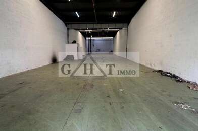 Local industriel  4582 €