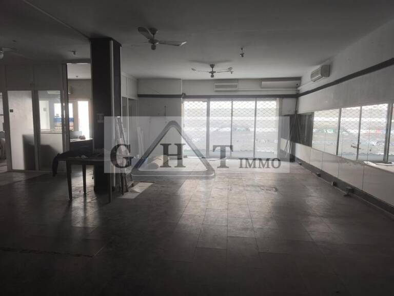 A VENDRE LOCAL COMMERCIAL HYPER CENTRE D'ANTIBES  474 M² — photo 1