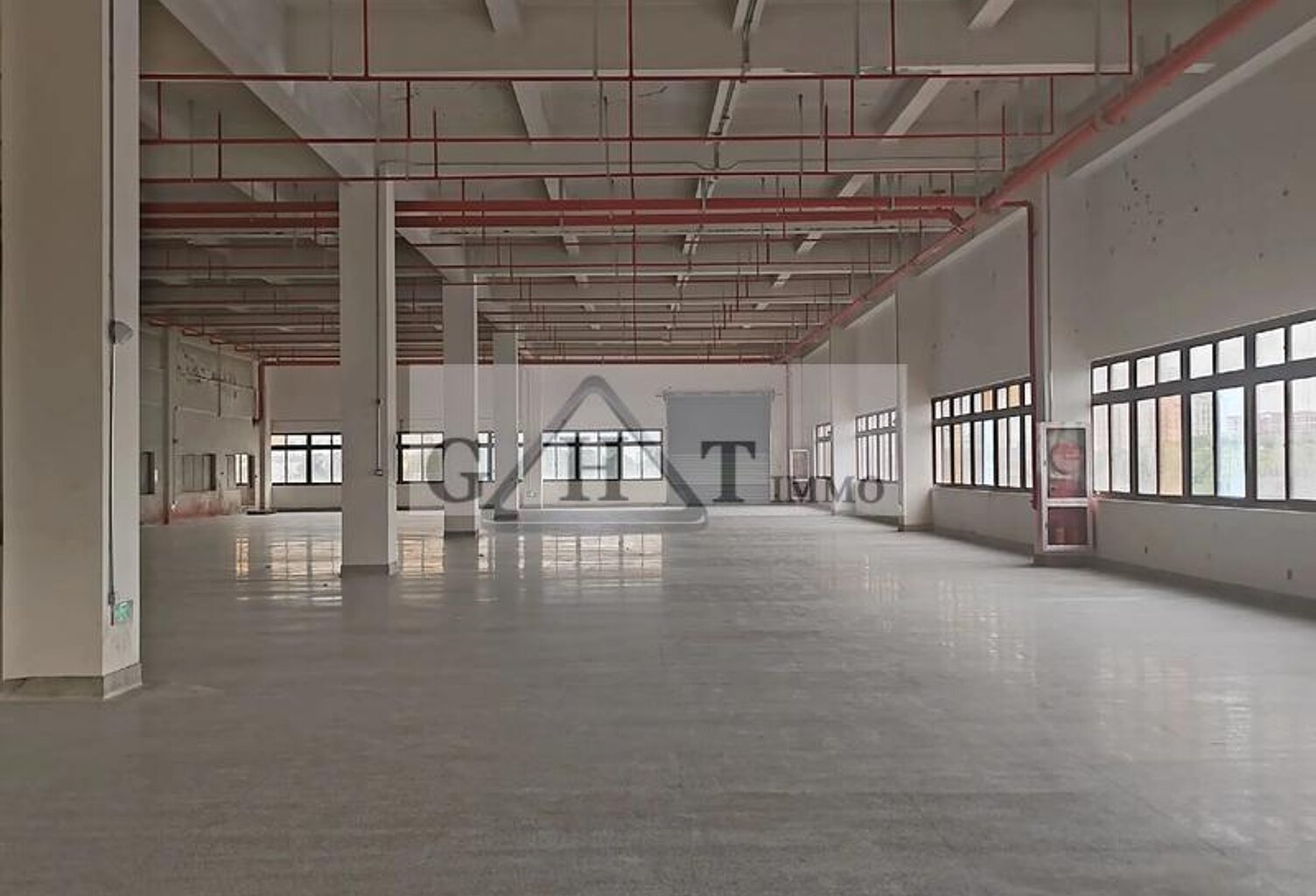 Entrepôt 1700m² Aulnay-sous-bois — photo 1