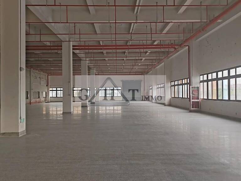 Entrepôt 1700m² Aulnay-sous-bois — photo 1