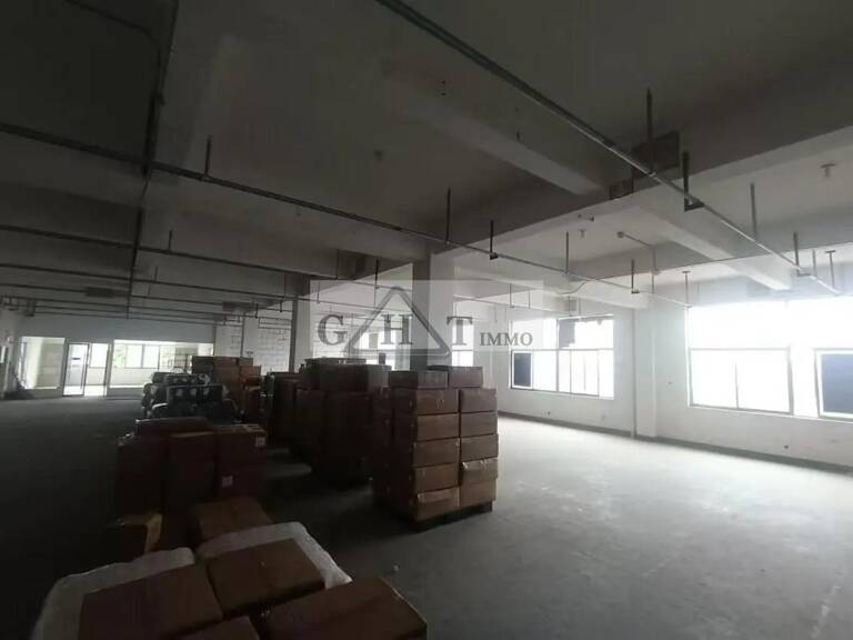 Entrepôt 850m² Pierrelaye — photo 1