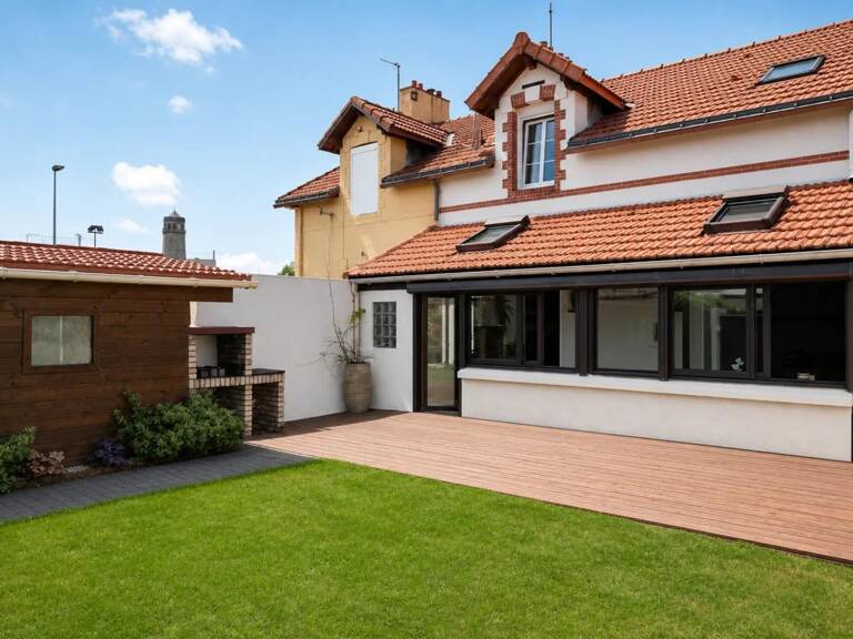 Maison de caractère 117m² à Couëron centre — photo 1