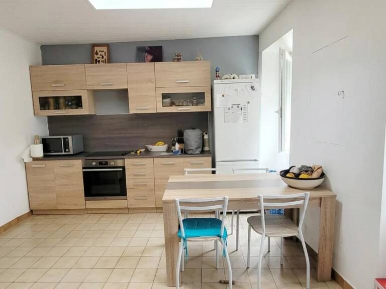 Maison en pierre rénovée à Saint-Paul-le-Jeune — photo 1