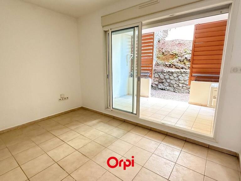 ORPI SAINTE CLOTILDE - T2 REZ-DE-JARDIN — photo 1
