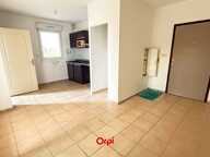 ORPI SAINTE CLOTILDE - T2 REZ-DE-JARDIN — photo 2