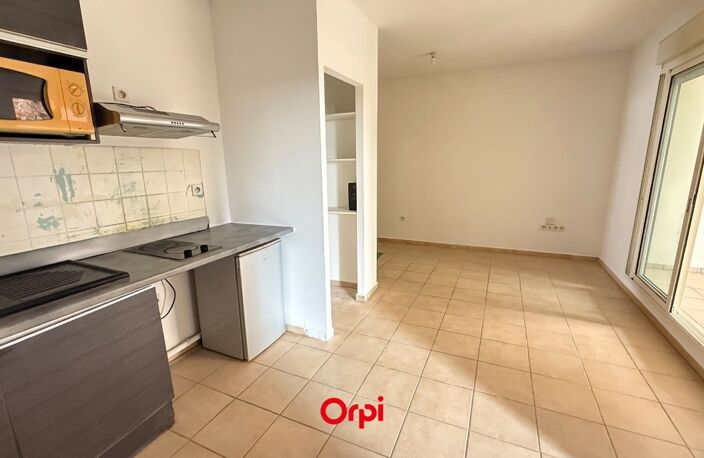 ORPI SAINTE CLOTILDE - T2 REZ-DE-JARDIN — photo 4