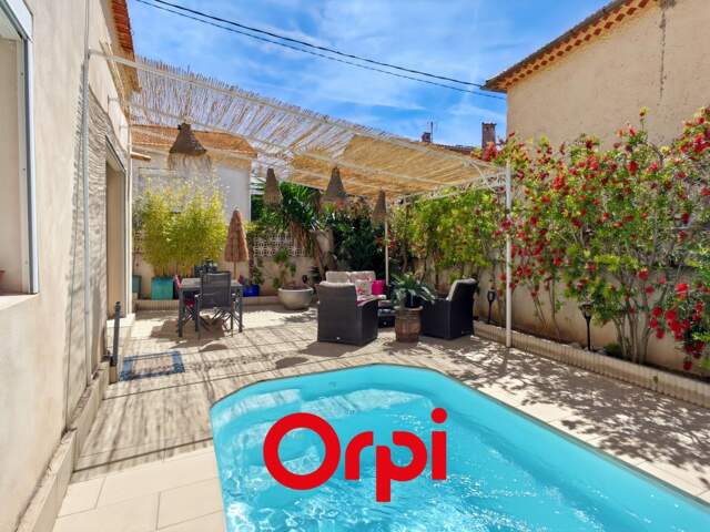 Maison individuelle avec piscine — photo du bien