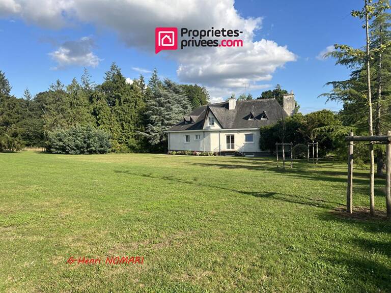 Maison Chateaubriant 10 pièce(s) 280 m2, 6 chambres , 10834m² de terrain — photo 1