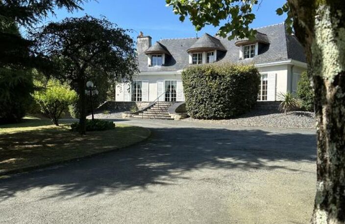 Maison Chateaubriant 10 pièce(s) 280 m2, 6 chambres , 10834m² de terrain — photo 2
