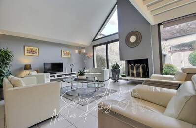 Charme et volumes : magnifique maison en pierre au coeur de Méréville — photo du bien