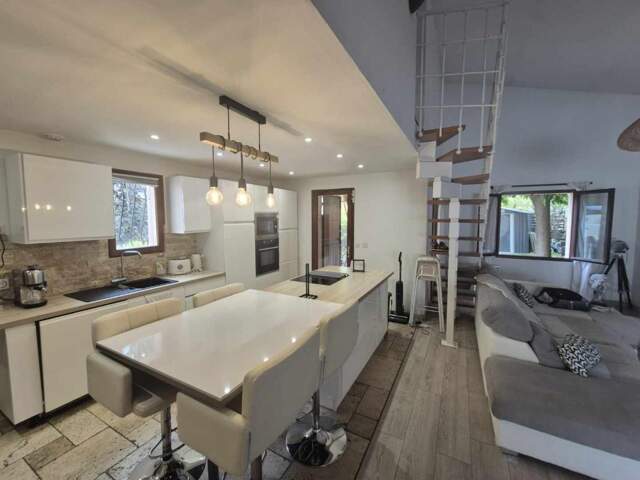 Maison  6 pièce(s) 133.69 m2 à Plan-de-Cuques — photo du bien