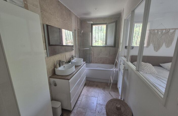 Maison  6 pièce(s) 133.69 m2 à Plan-de-Cuques — photo 3