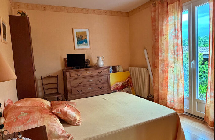 MAISON INDIVIDUELLE - 3CHS - GD GARAGE - PROCHE CENTRE BOURG — photo 4