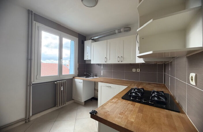 Appartement F4 SAINT-ETIENNE CRET DE ROC — photo 4