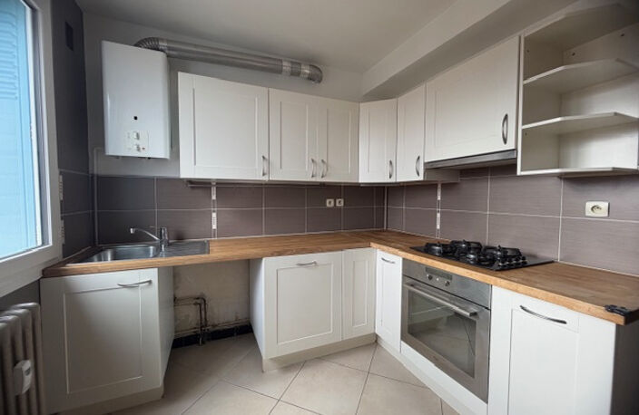 Appartement F4 SAINT-ETIENNE CRET DE ROC — photo 5