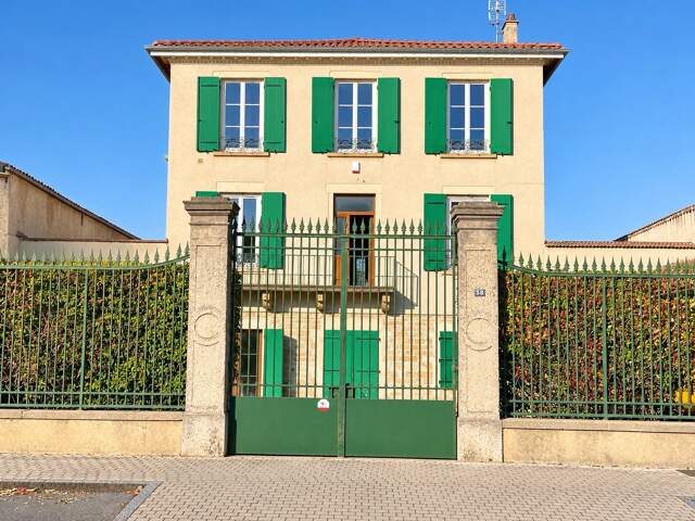 Grand appartement  avec jardin et garage. — photo du bien