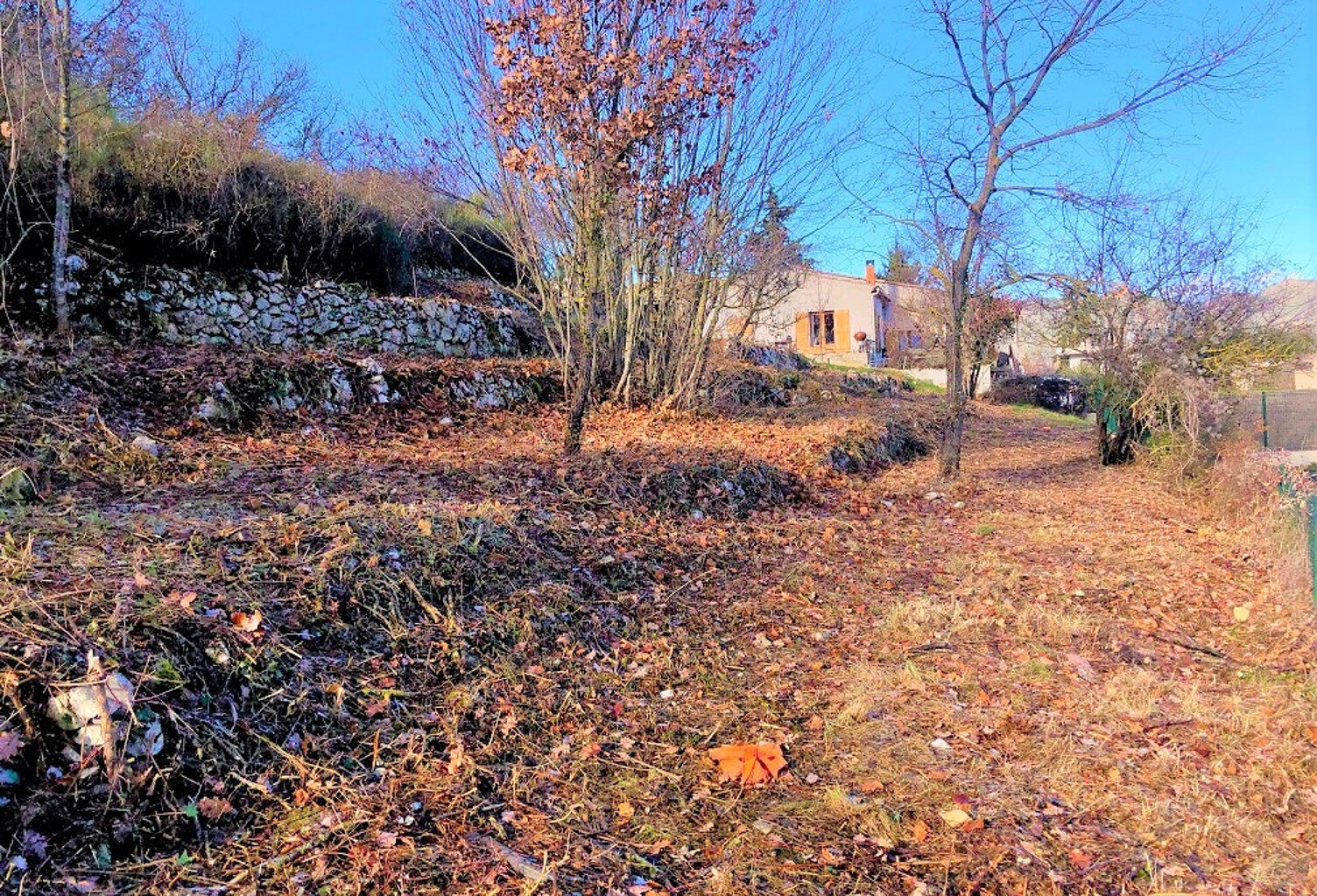 Beau terrain avec PC accordé — photo 1