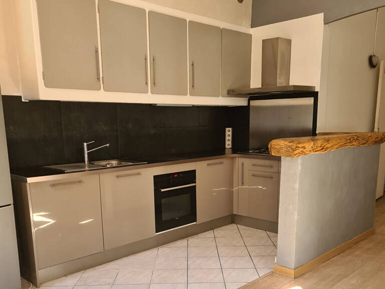 Appartement de type 4 La Roquebrussanne — photo 1