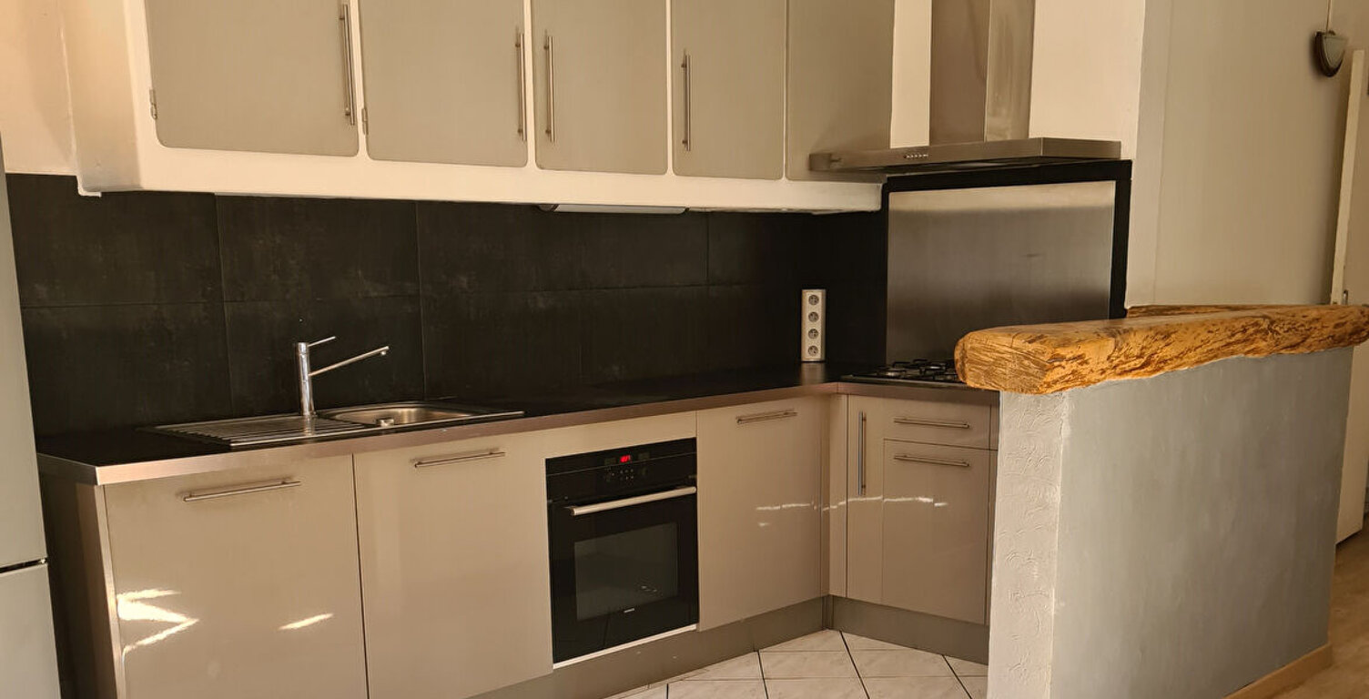 Appartement de type 4 La Roquebrussanne — photo 1