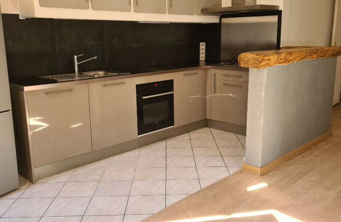 Appartement de type 4 La Roquebrussanne — photo 2